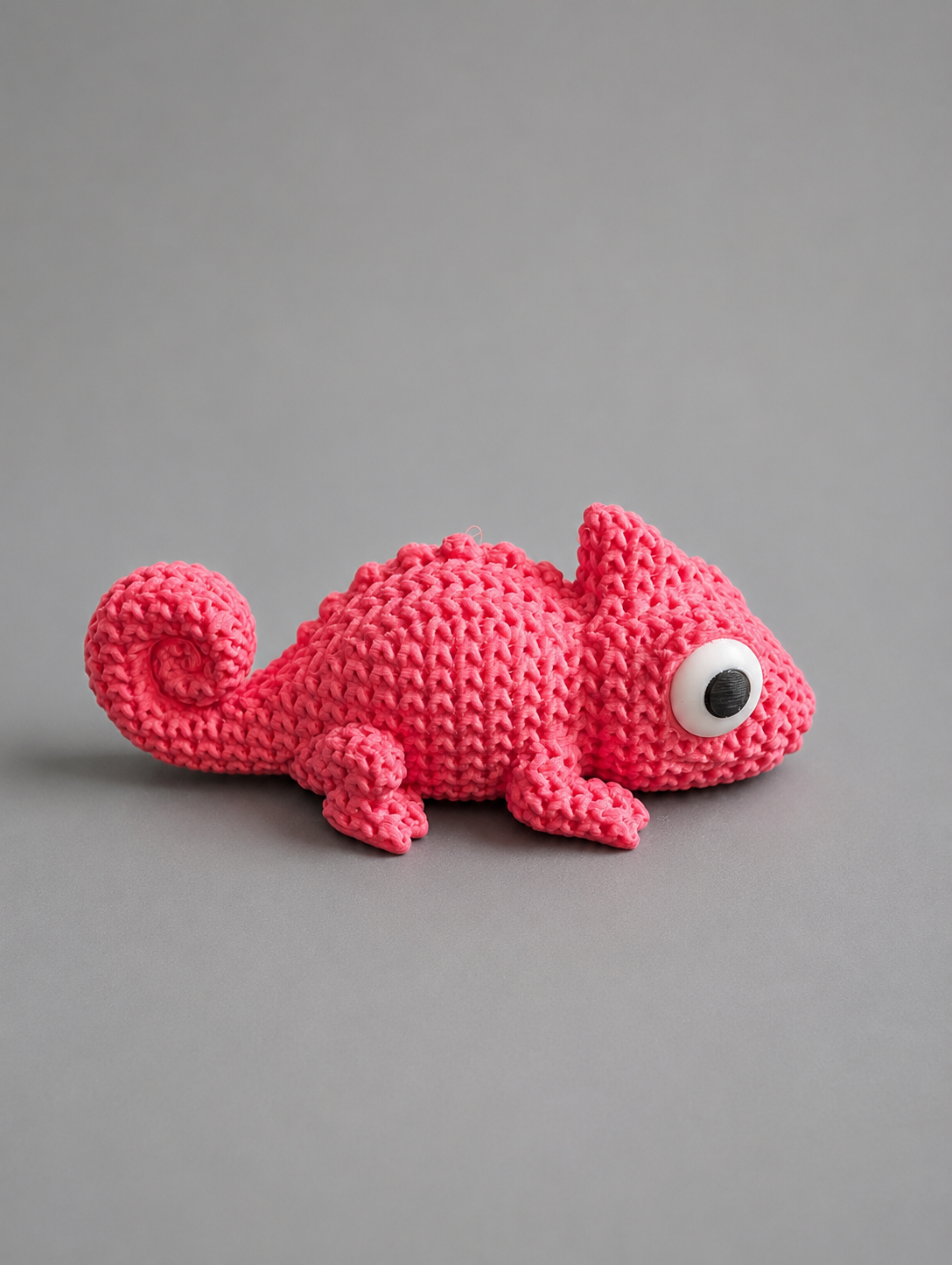 Knitted-Style Chameleon Figurine – 3D Printed Collectible