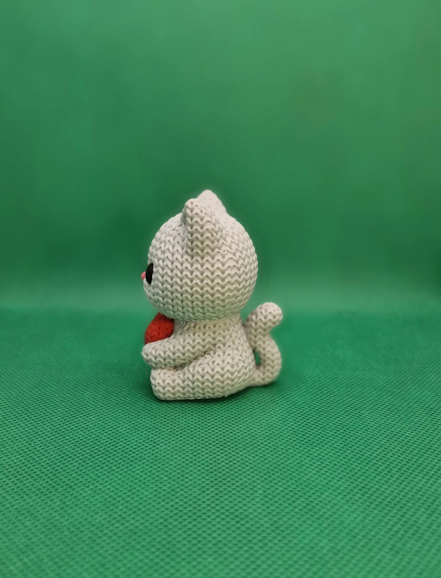 Knitted-Style Cat with Heart Figurine | 3D Printed Gift for Cat Lovers
