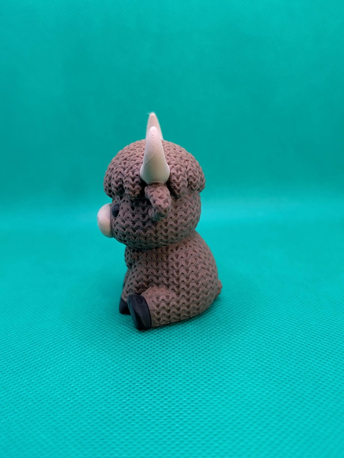 Knitted-Style Highland Cow Figurine | 3D Printed Gift for Animal Lovers