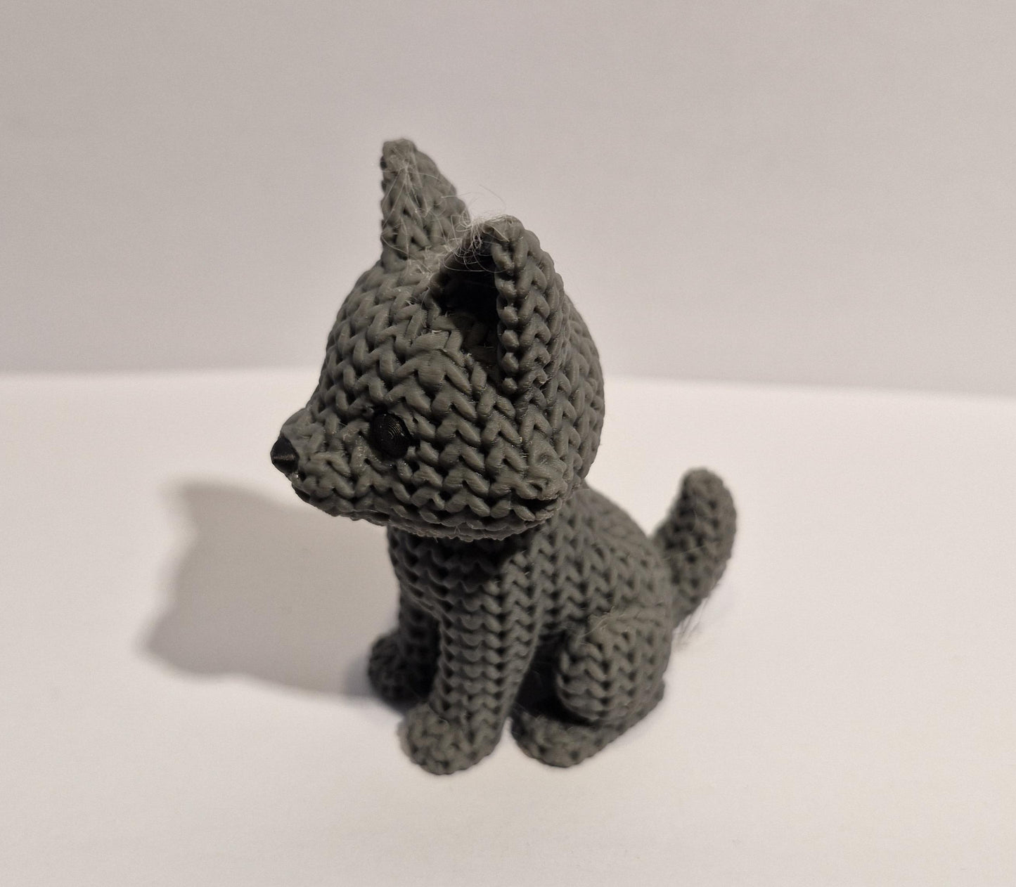 Knitted-Style Wolf Figurine | 3D Printed Gift for Animal Lovers