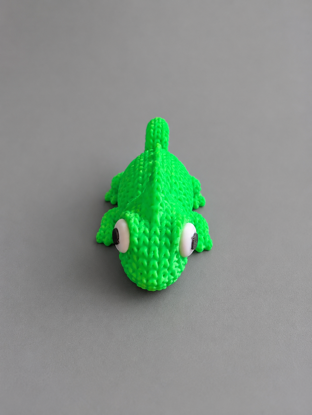 Knitted-Style Chameleon Figurine – 3D Printed Collectible