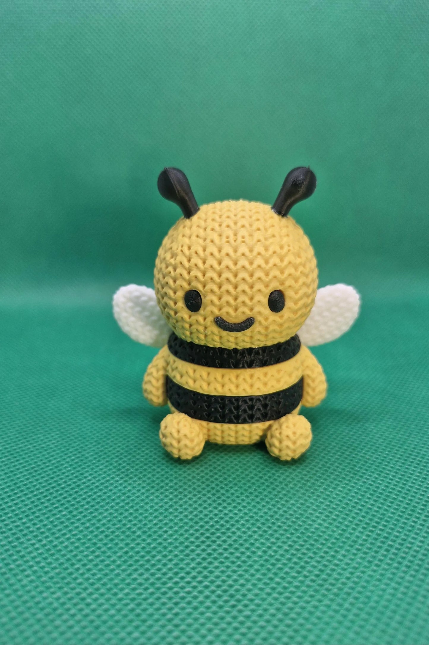 Knitted-Style Bumble Bee Figurine | 3D Printed Gift for Bee Lovers