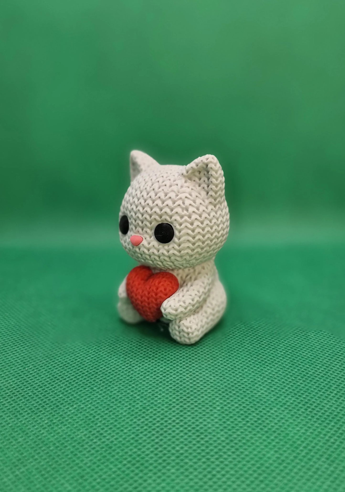 Knitted-Style Cat with Heart Figurine | 3D Printed Gift for Cat Lovers