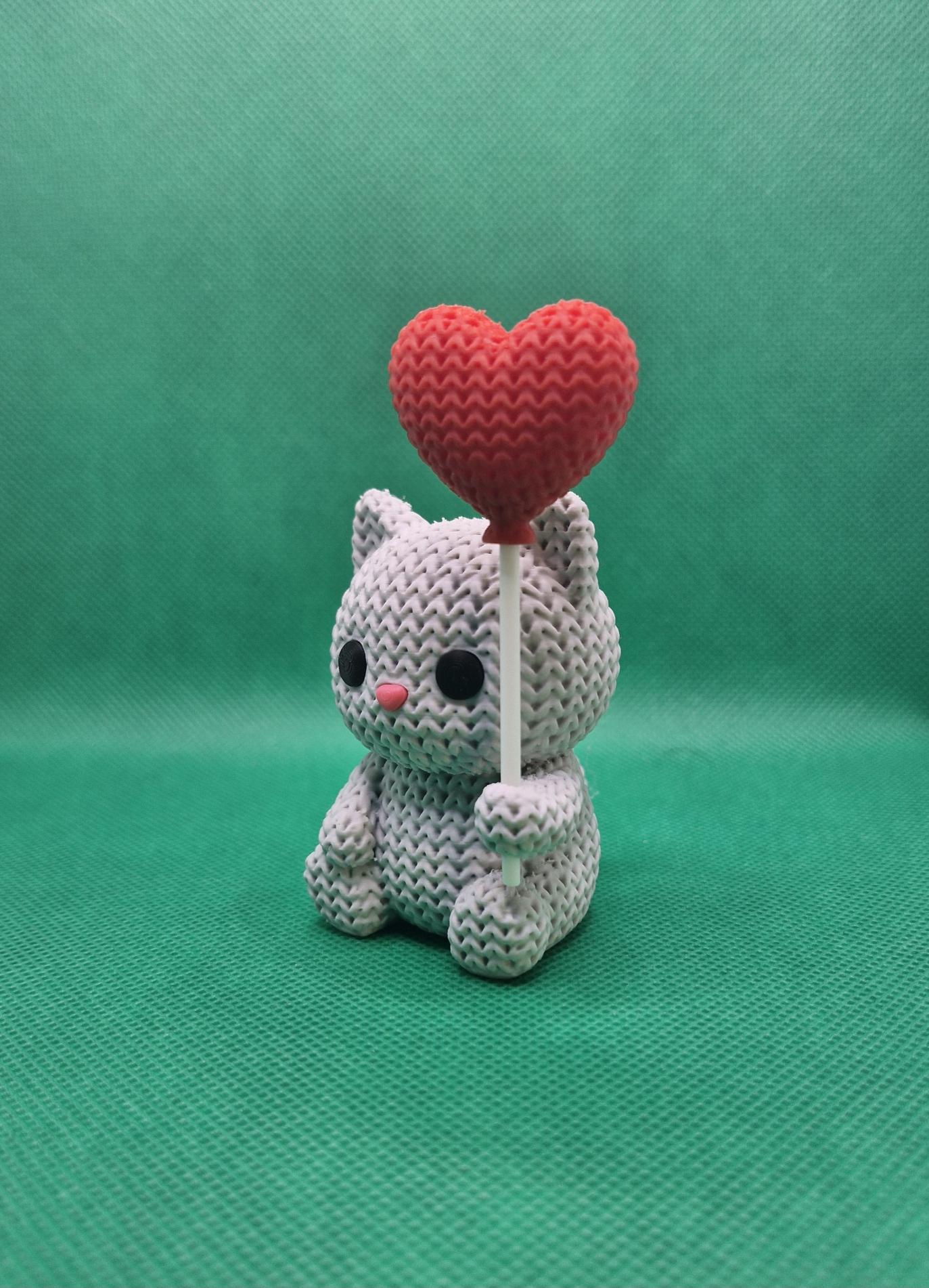 Knitted-Style Cat Figurine Holding a Heart | 3D Printed Gift for Cat Lovers